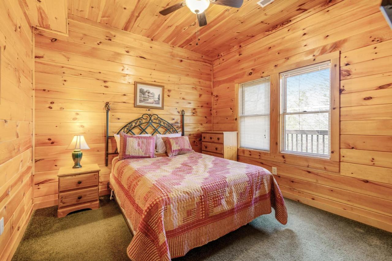 Papaw'S Bear Den Villa Pigeon Forge Exterior photo