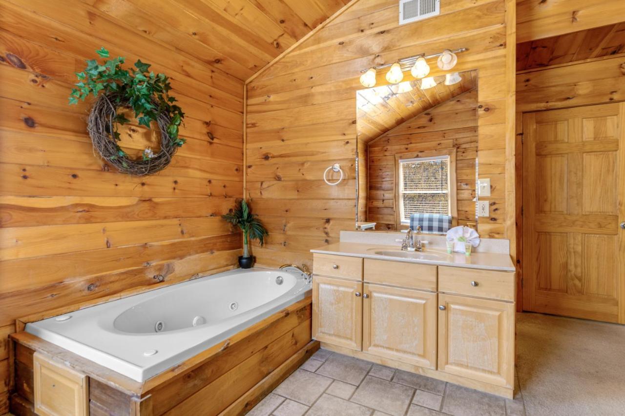 Papaw'S Bear Den Villa Pigeon Forge Exterior photo